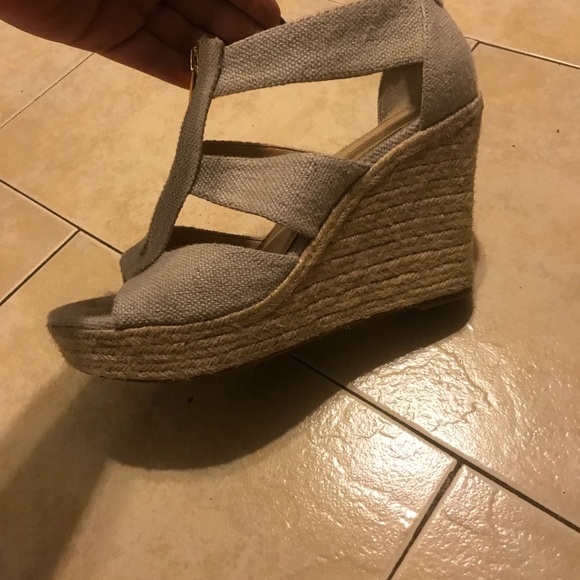 Michael kors beige wedges - Picture 3 of 3